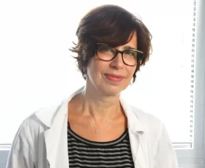 תמונה של  ד"ר פולינה אוסטרובסקי - מומחית לפוריות ורופאת נשים